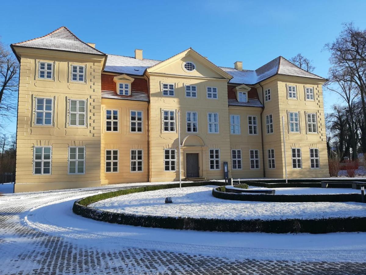 Ferienwohnung Schlossstr. 8, Миров Екстериор снимка
